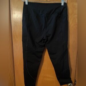 Victoria Sport Knockout Capris by Victoria’s Secret Size M.